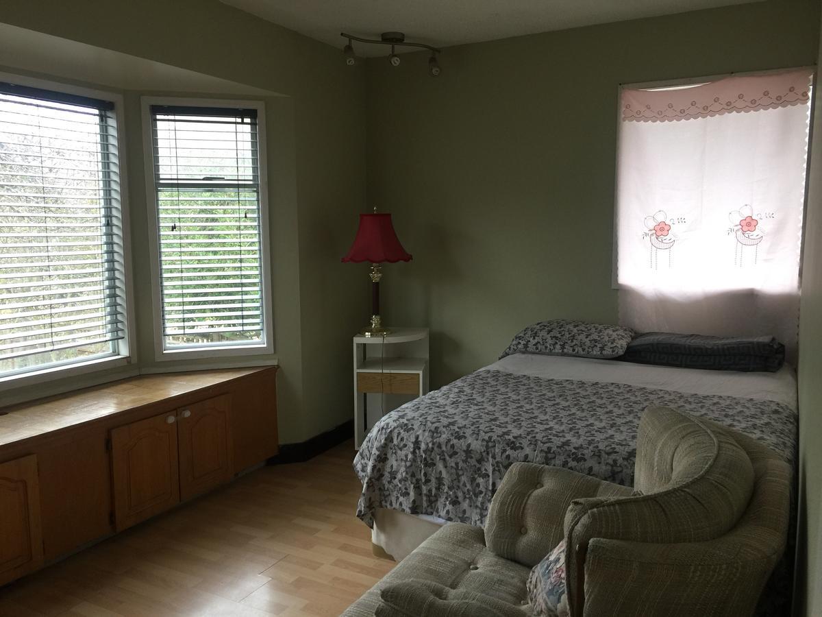 Mayfair Mall Family Inn Homestay *